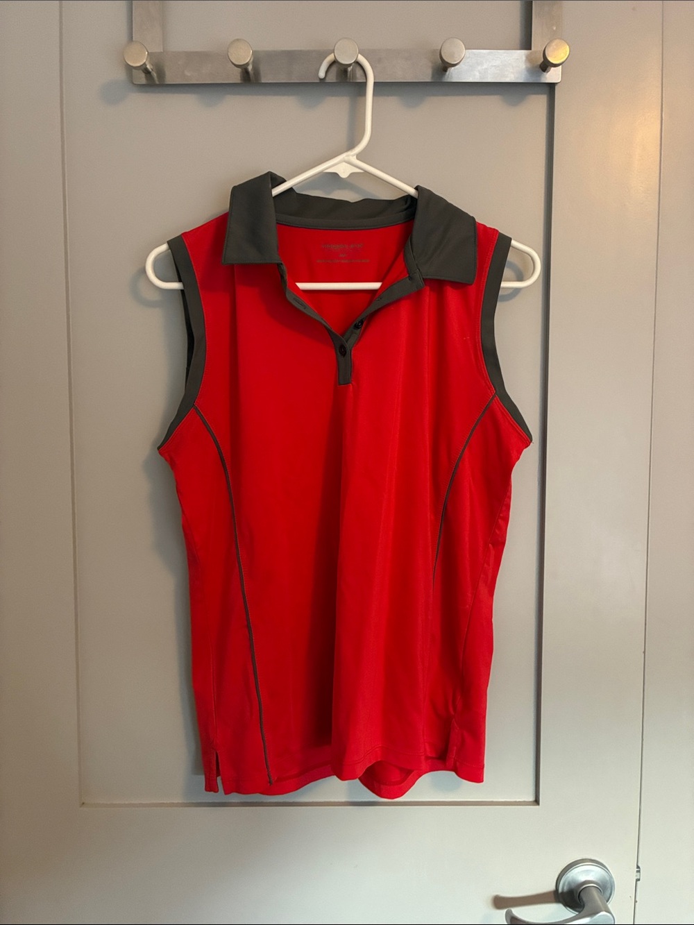 Maggie Lane Red Sleeveless Polo Top with Gray Trim Size Medium EUC